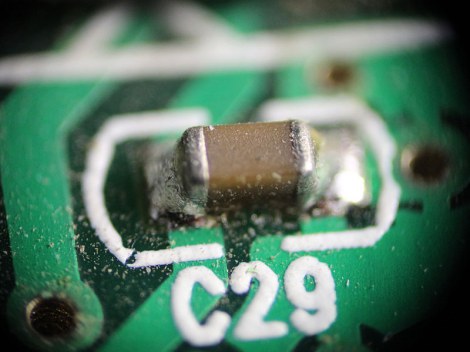 800px-smd_capacitor_994245755.jpg