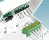 Montaje sin herramientas de conectores para placa de circuito impreso