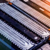 Cómo mejorar la seguridad y el rendimiento del vehículo eléctrico: el papel decisivo de la monitorización de temperatura Batería de iones de litio refrigerada mediante líquido