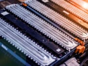 Batería de iones de litio refrigerada mediante líquido