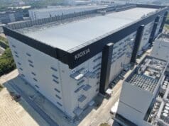 KIOXIA colabora con Linus Media Group para crear un vídeo detallado sobre la fabricación de memorias flash KIOXIA colabora con Linus Media Group