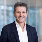 Infineon amplía su posición de liderazgo en el mercado global de microcontroladores