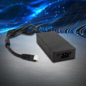 Adaptadores compactos de corriente de sobremesa de 240W basados en GaN