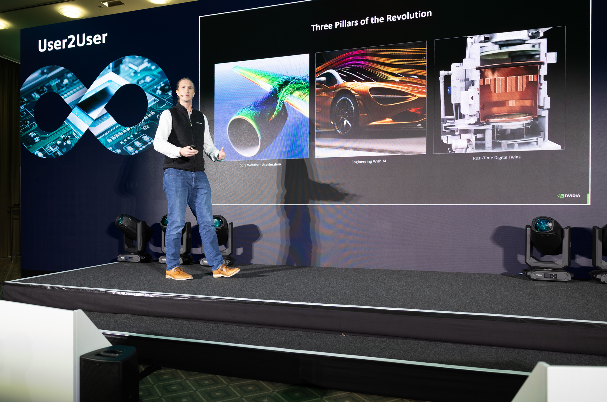 El Dr. John Linford, director de Industrial Engineering de NVIDIA, demostró los esfuerzos de NVIDIA por crear sistemas de IA más eficientes para dar soporte a los diseñadores.