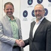El hipervisor de congatec y CODESYS PLC simplifican la consolidación de cargas de trabajo de criticidad mixta Hilmar Panzer, CTO de CODESYS Group, y Konrad Garhammer, COO & CTO de congatec, celebran esta colaboración estratégica para ofrecer plataformas de control en tiempo real virtualizadas destinadas a cargas de trabajo de criticidad mixta.