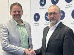 Hilmar Panzer, CTO de CODESYS Group, y Konrad Garhammer, COO & CTO de congatec, celebran esta colaboración estratégica para ofrecer plataformas de control en tiempo real virtualizadas destinadas a cargas de trabajo de criticidad mixta.