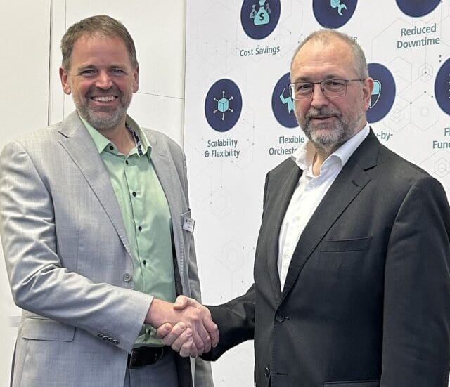 Hilmar Panzer, CTO de CODESYS Group, y Konrad Garhammer, COO & CTO de congatec, celebran esta colaboración estratégica para ofrecer plataformas de control en tiempo real virtualizadas destinadas a cargas de trabajo de criticidad mixta. Hilmar Panzer, CTO de CODESYS Group, y Konrad Garhammer, COO & CTO de congatec, celebran esta colaboración estratégica para ofrecer plataformas de control en tiempo real virtualizadas destinadas a cargas de trabajo de criticidad mixta.