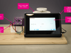 Gestos, voz y visualización HMI compacta con IA en el edge Vista general del demostrador con pantalla, módulo radar, placa de microcontrolador y motor