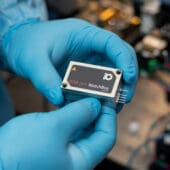 El analizador de espectro óptico de Yokogawa facilita la validación y el control de calidad de los láseres visibles ultracompactos de Integrated Optics analizador de espectro óptico