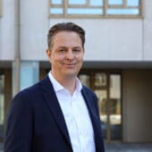 Infineon y Eaton aprovechan la tecnología de carburo de silicio para desarrollar transformadores de estado sólido para arquitecturas de alimentación de centros de datos de IA de 800 VCC andreas-weisl-infineon