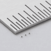 Murata desarrolla el termistor NTC más pequeño del mundo en tamaño 008004 pulgadas (0,25 × 0,125 mm) para la detección de temperatura en espacios reducidos Murata desarrolla el termistor NTC más pequeño del mundo en tamaño